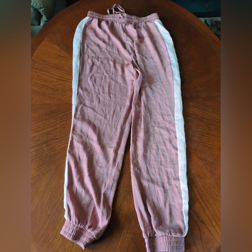 Kids Striped Jogger Pants - Size: Small    (1175)